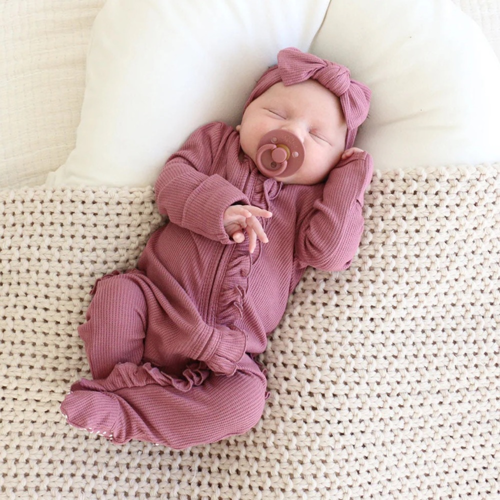 Caden Lane Bamboo Waffle Zipper Footie & Bow